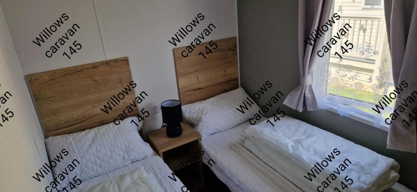 Willows Caravan 145 Llanddwywe Экстерьер фото